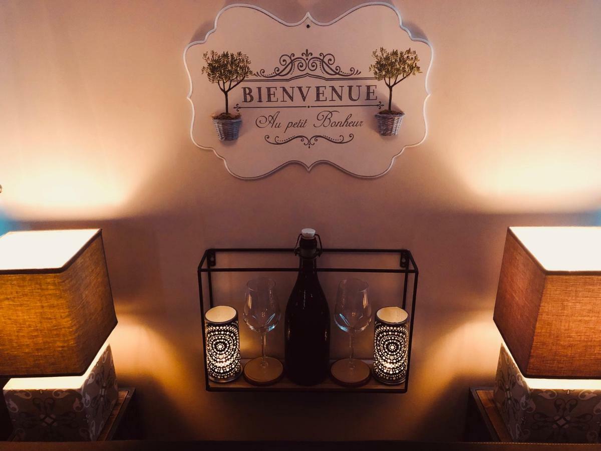 Апартаменты Bienvenue Au Petit Bonheur Онфлёр Экстерьер фото